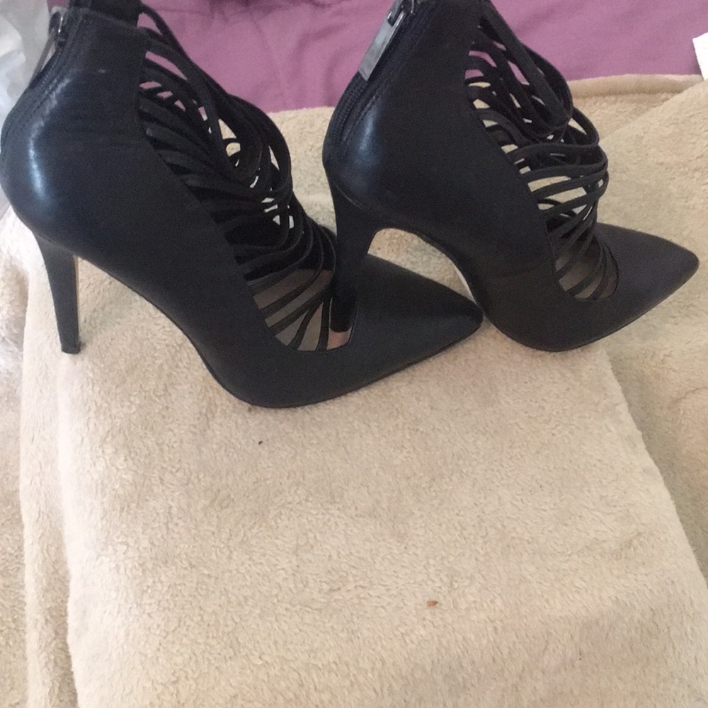 Black heels - Picture 2 of 4